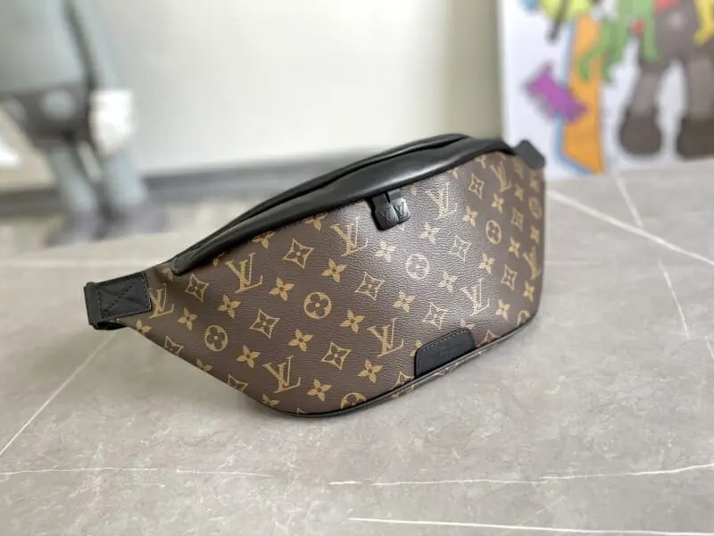 louis vuitton lv aaa qualite sacs ceinture s_117a336